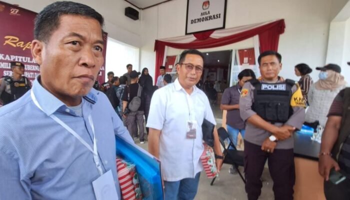 Rapat Pleno KPU Mura diwarnai Paslon Tolak Tanda Tangani Hasil