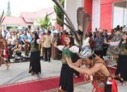 Bupati dan Wakil Bupati Mura Disambut Dengan Ritual Adat Dayak