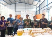 Pemkab Mura Salurkan 86 Ton Beras dan Ribuan Liter Minyak Goreng untuk KPM