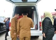 Tingkatkan Layanan Kesehatan, Pemkab Mura Serahkan Ambulans di Musrenbang Laung Tuhup