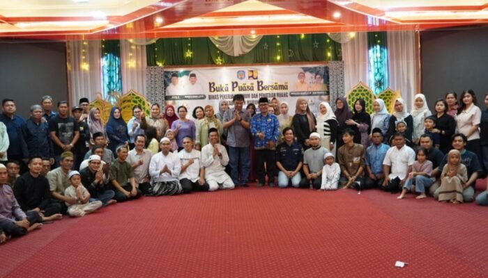 Tanpa Sekat Jabatan, Kepala Dinas PUPR Mura Tekankan Kebersamaan dalam Buka Puasa Bersama