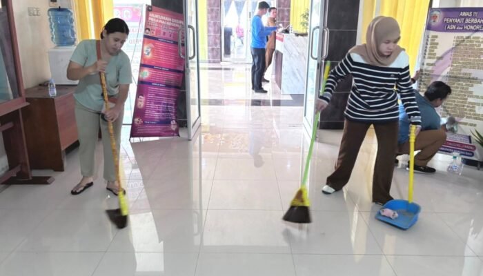 Gerakan “Selasa Asri” Pemkab Mura, Langkah Nyata Pemilahan Sampah dari Lingkungan Kantor