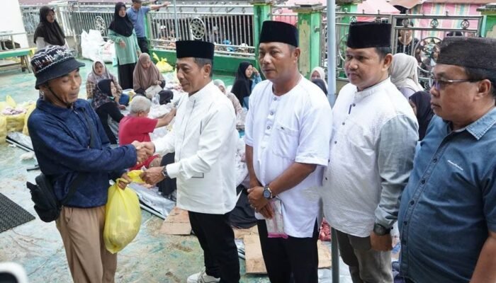 Sukses dan Lancar, Pemkab Mura Pantau Pembagian Kurban di Puruk Cahu