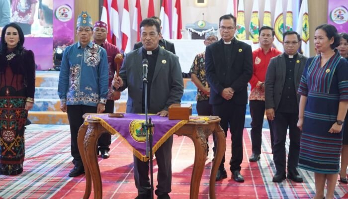 Hadiri Penutupan Sinode GKE, Pemkab Mura Tekankan Pentingnya Kontribusi untuk Daerah